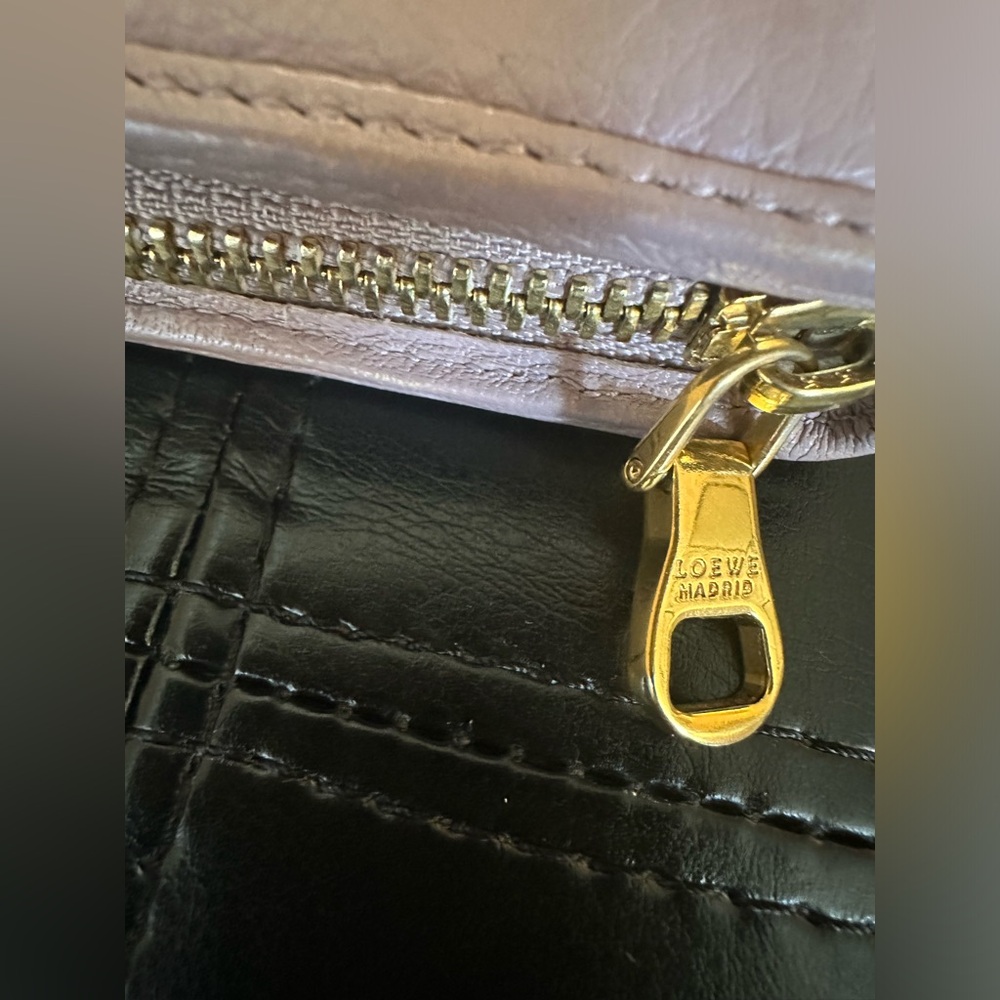Loewe Calfskin Heritage Light Lavender Long Zippy Wallet - Picture 3 of 9
